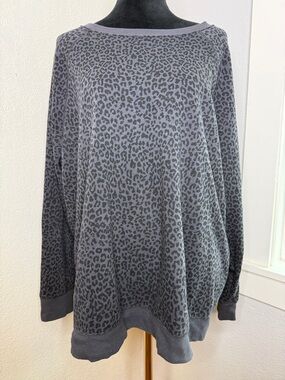 Old Navy Gray Leopard Animal Print Sweatshirt Oversized Casual XL cozy everyday